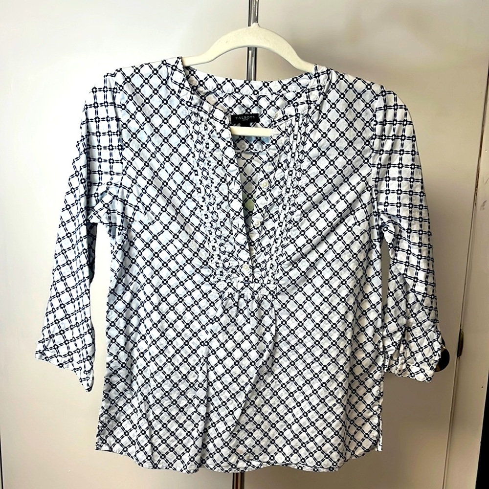 Talbots P, 3/4 sleeve blouse, Navy and white, tuxedo pleating on lapel